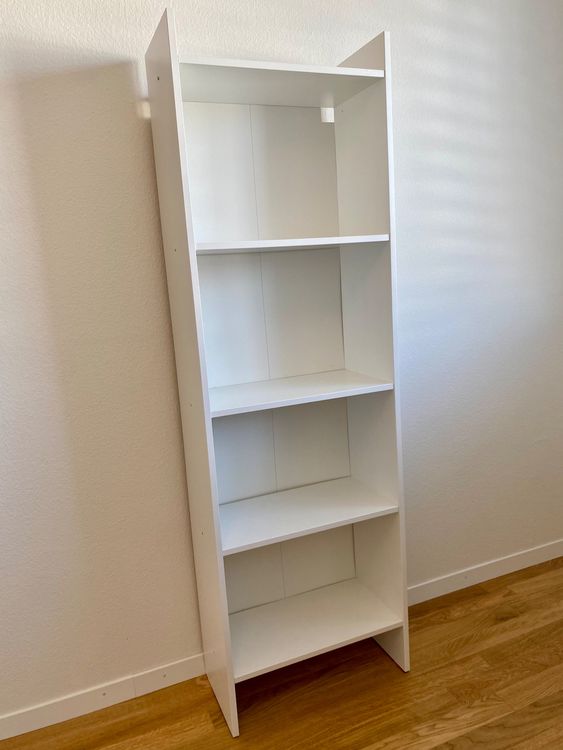 Weißes Bücherregal von IKEA Kaufen auf Ricardo