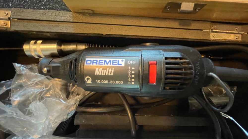 Dremel Multifunktionswerkzeug viel Zubehör Kaufen auf Ricardo