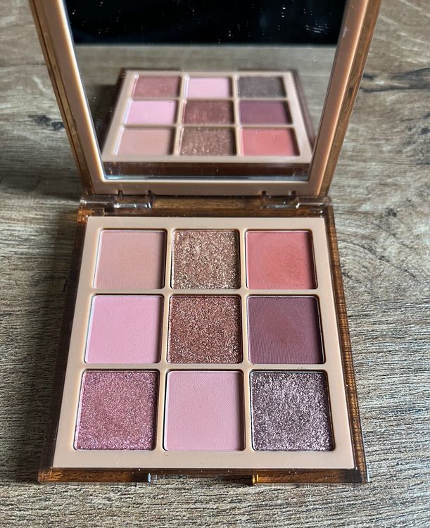 Huda Beauty nude medium Gebraucht in Perrefitte für CHF 13 mit