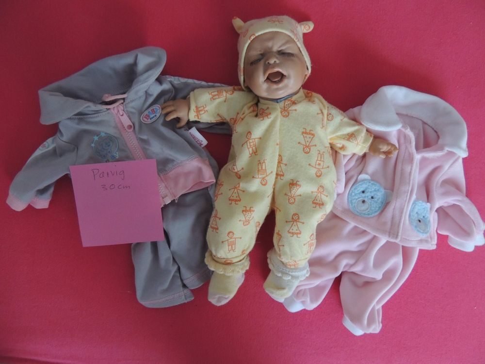 Aus Erbschaft Weinende Baby Puppe Mit Diversen Kleidern Kaufen Auf