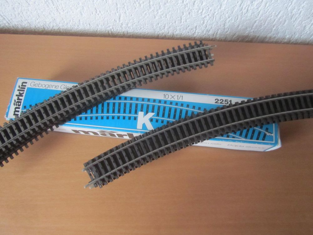 Märklin HO 2251 1 x 10 Gebogene K Gleis R 618 5mm OVP Kaufen auf