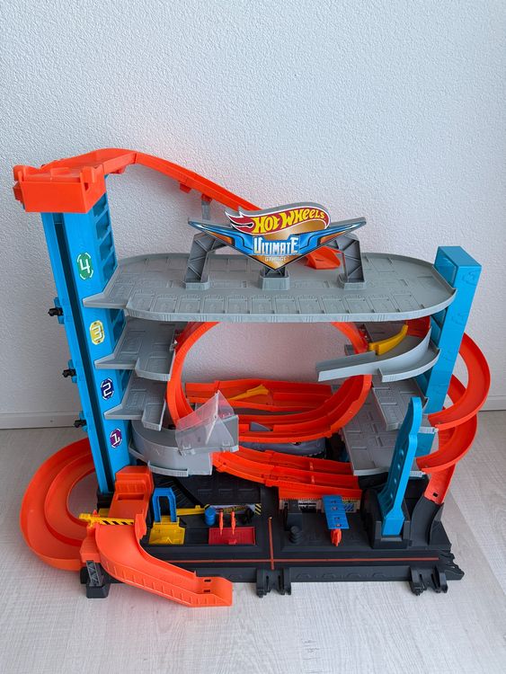 Hot wheels Mega Set Bahnen Gebraucht in Rickenbach BL für CHF