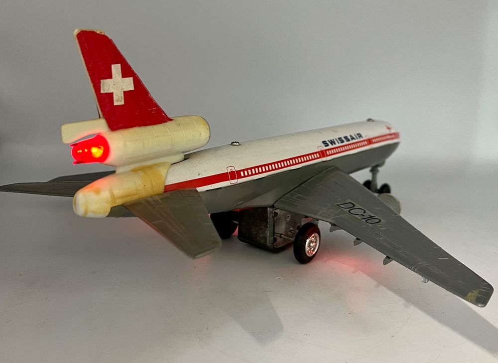 70er Swissair DC 10 Blechspielzeug Hongkong Kaufen Auf Ricardo