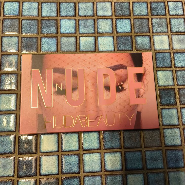 Huda Beauty Palette New Nude Acheter Sur Ricardo