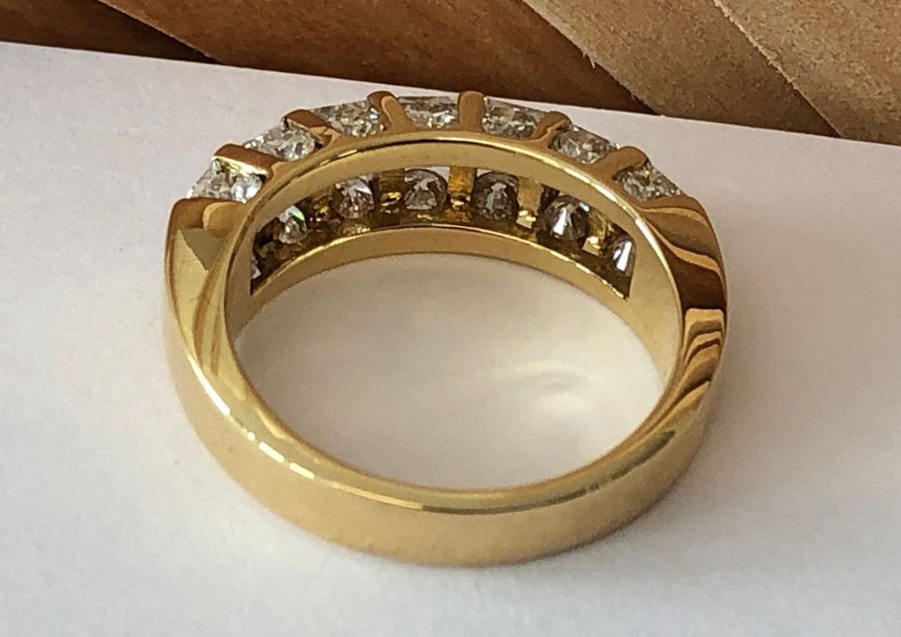 Massiver Ring Gg Mit Brillanten Oben Und Seitlich Kaufen Auf Ricardo