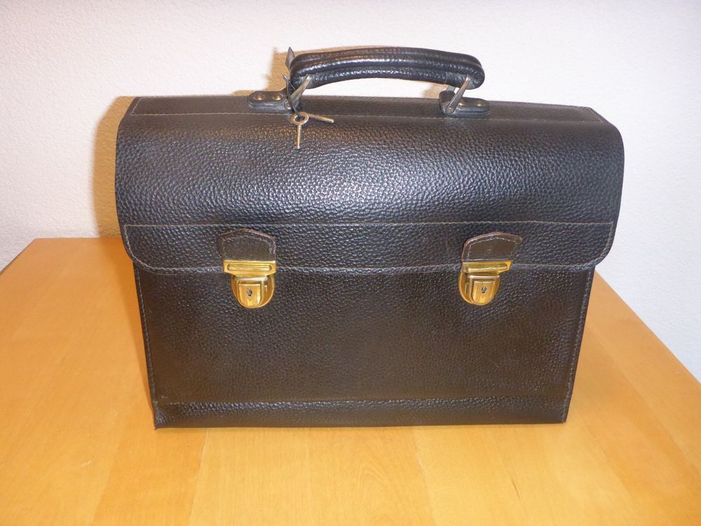 Aktenkoffer Leder mit zwei Schlüssel 42 x 30 x 12 cm Kaufen auf Ricardo