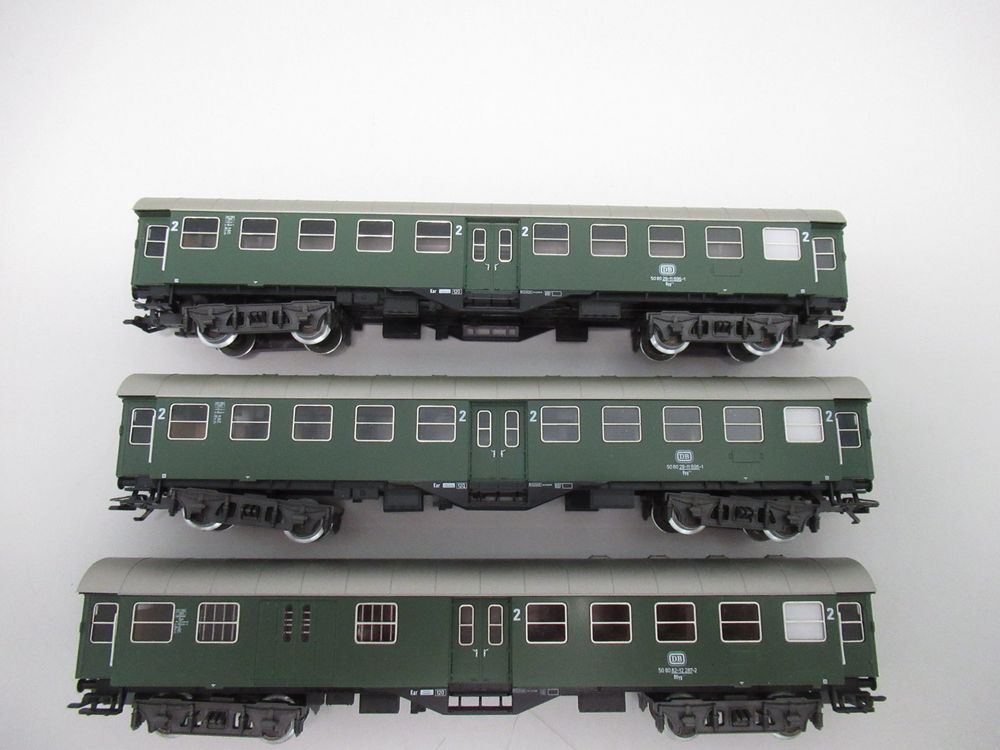 Märklin 3 Personenwagen AC 2x 4132 1x 4133 der DB Kaufen auf Ricardo