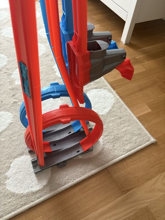 Hot Wheels Bahn Double Loop Dash mit Autos Gebraucht in Büron