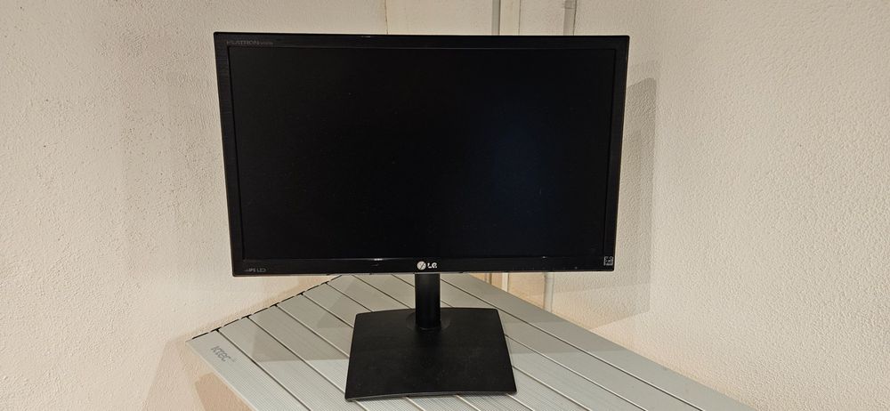 PC Monitor LG Flatron IPS235 23 5 Kaufen Auf Ricardo