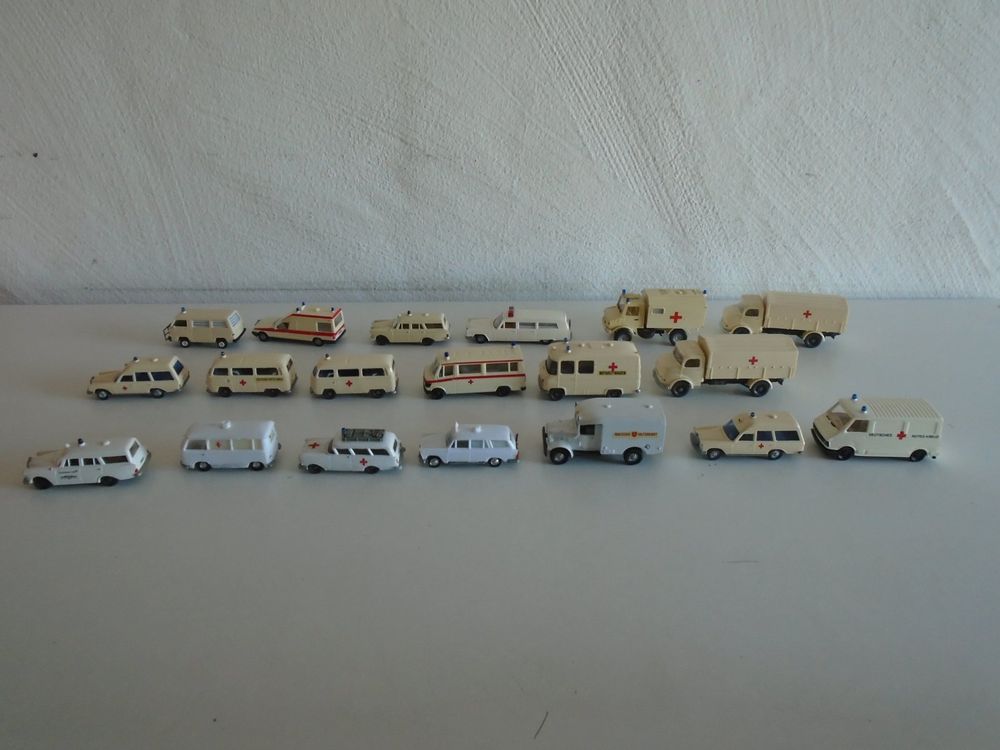 Wiking Herpa etc 1 87 Set 19 Sanitäts Fahrzeuge ohne OVP Kaufen