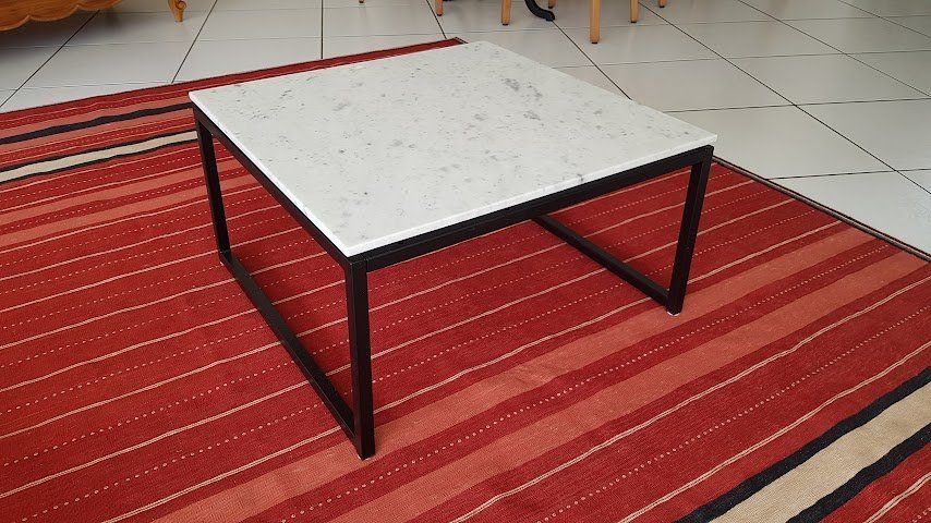 2 Neuwertige Couchtische Mit Marmorplatten 60x60cm Kaufen Auf Ricardo