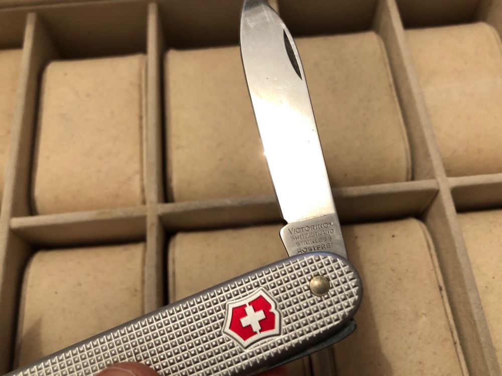 Vieux couteau Victorinox 2003 en bon état Kaufen auf Ricardo