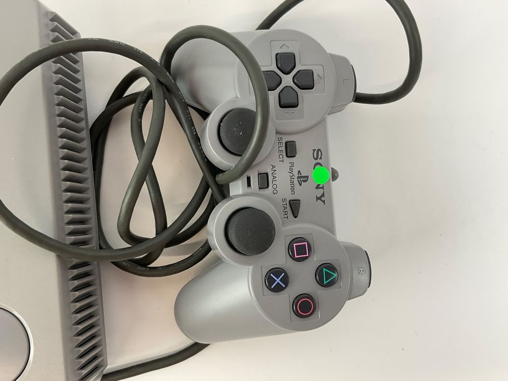 Sony Ps Konsole Mit Kontroller In Sehr Gutem Zustand Kaufen Auf Ricardo