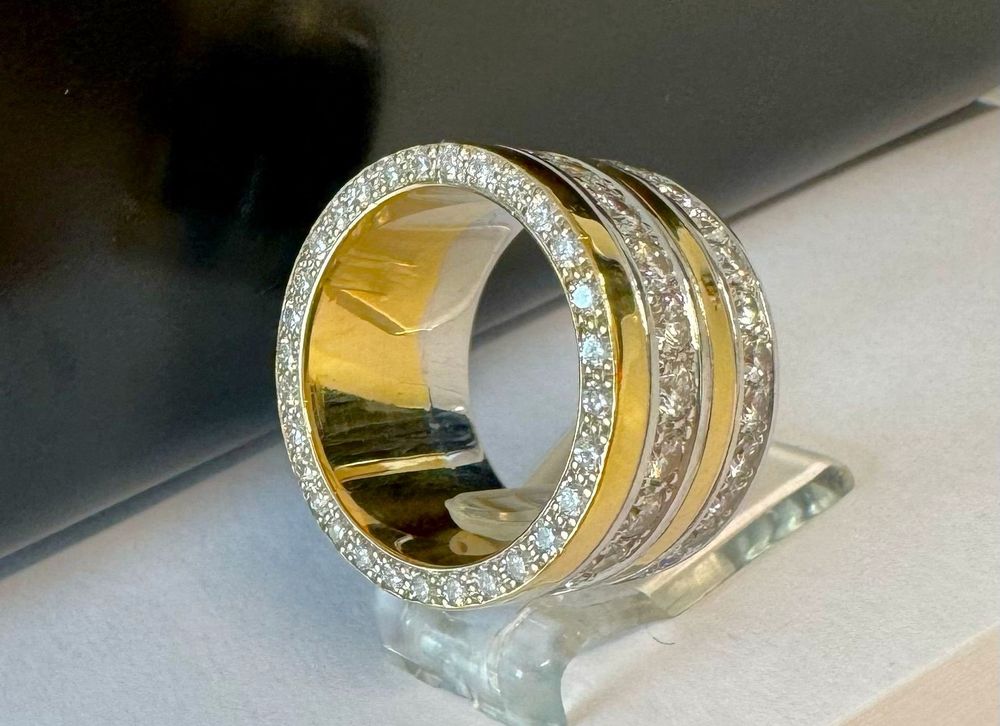 Massiver Ring Gg Wg Mit Brillanten Oben Und Seitlich Kaufen Auf