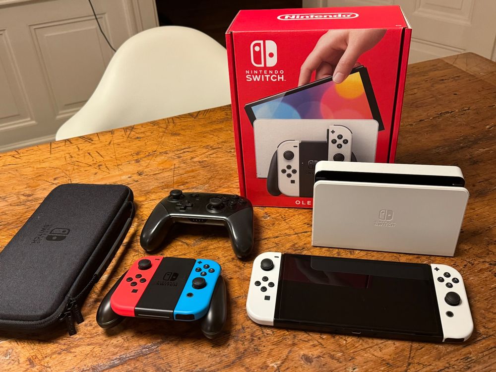 Nintendo Switch OLED Modell Weiss mit Zubehör Kaufen auf Ricardo