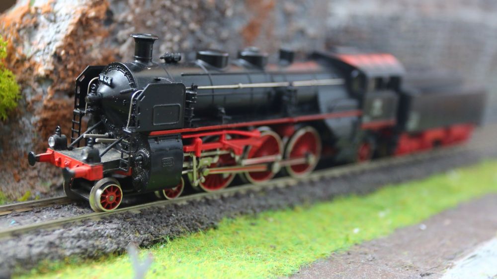 Märklin Hamo H0 Dampflok BR 18 Gleichstrom Analog mit Rauch Kaufen