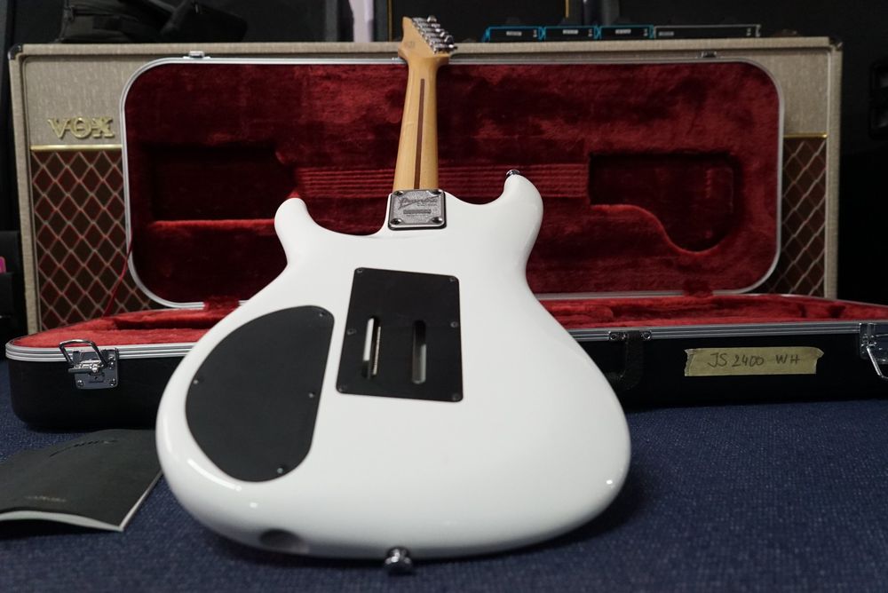 Ibanez Prestige JS2400WH Joe Satriani Signature Model Case Kaufen Auf