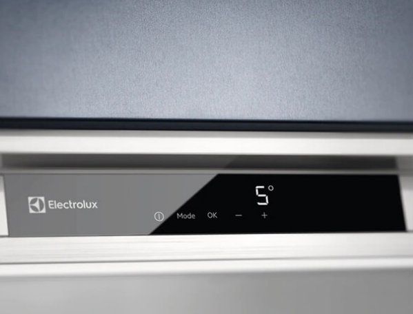 Einbau K Hlschrank Electrolux Ik Cr Kaufen Auf Ricardo