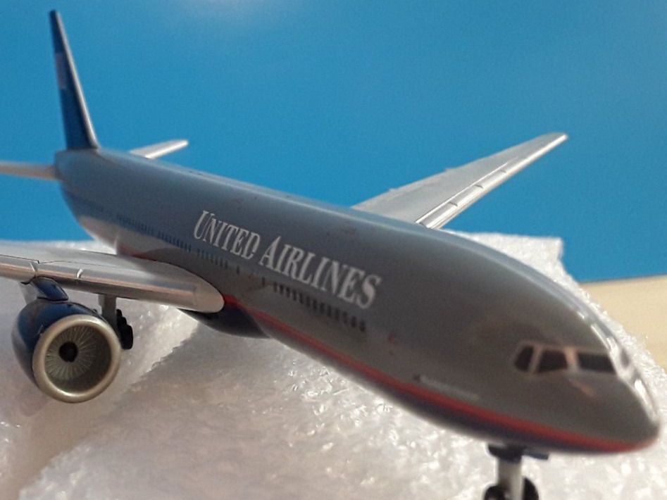 Modellflugzeug Boeing B777 United Airlines 1 500 Kaufen Auf Ricardo