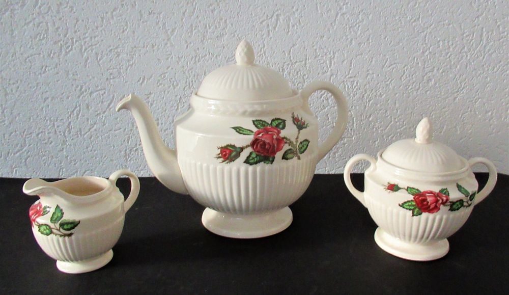 Wedgwood Moss Rose Teekanne Zuckerdose Und Cremier Kaufen Auf Ricardo