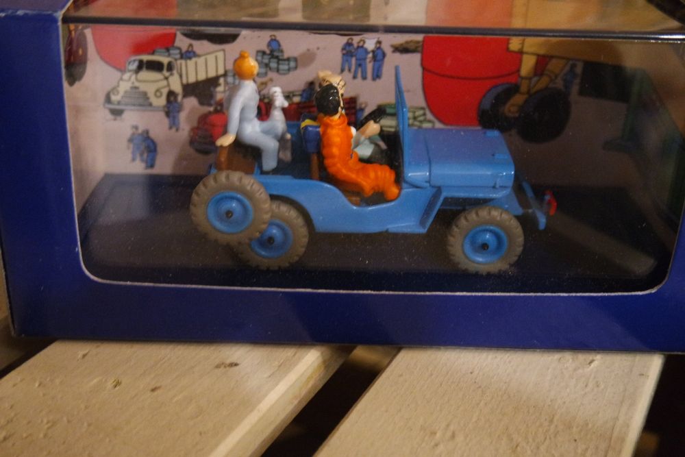 VÉHICULE TINTIN JEEP BLEUE OBJECTIF LUNE Kaufen auf Ricardo