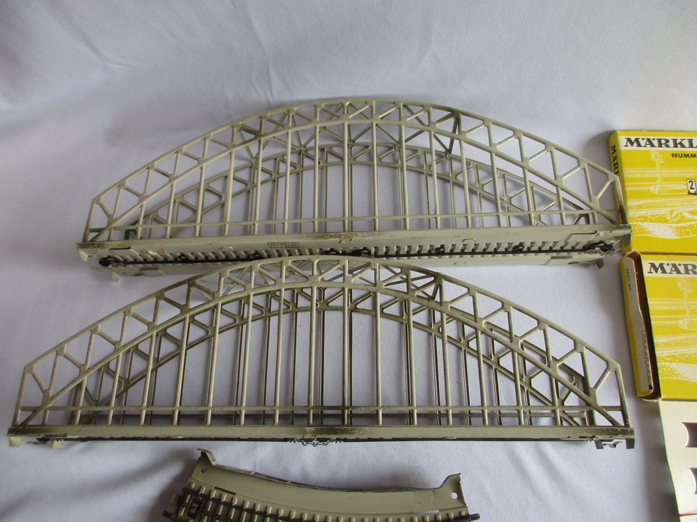 Märklin HO WS 2 Stk Bogenbrücken und 1 Brücke gebogen 52 Kaufen