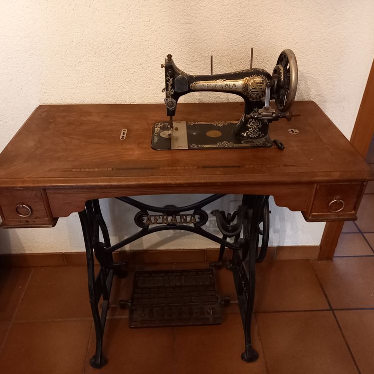 Ancienne machine à coudre Kaufen auf Ricardo