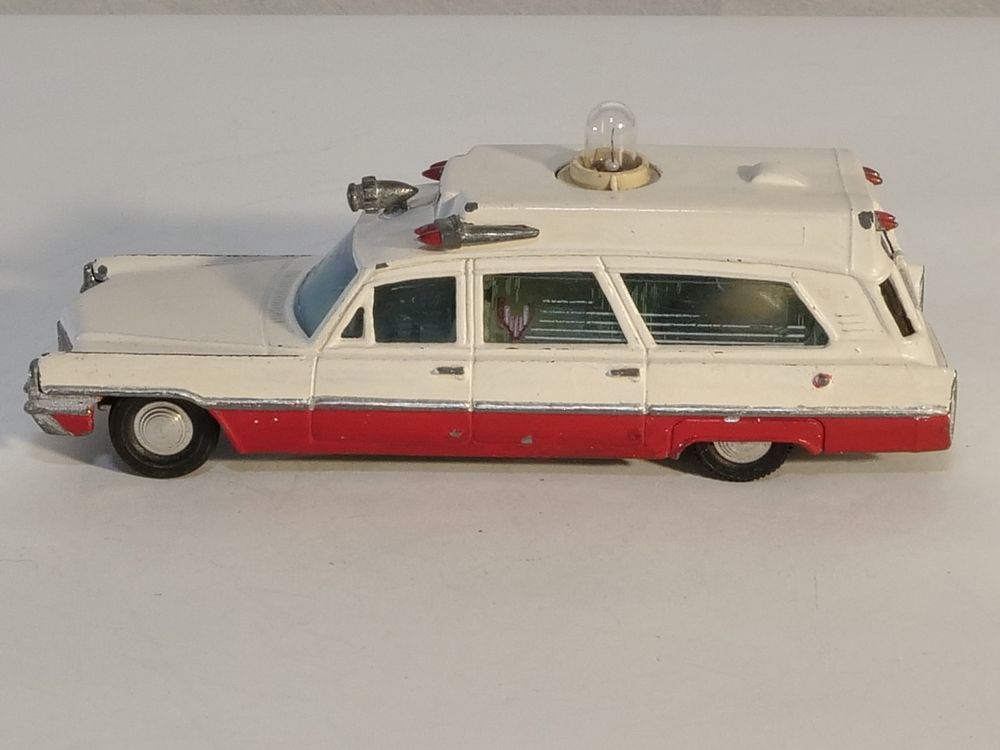 Dinky Toys Superior Rescuer On Cadillac Chassis Kaufen Auf Ricardo