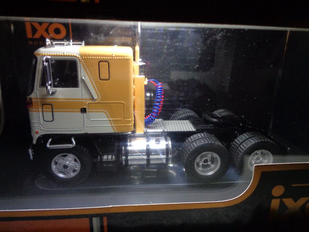 Ixo 1 43 LKW Camion GMC Astro 95 1970 Avec Vitrine Kaufen Auf Ricardo