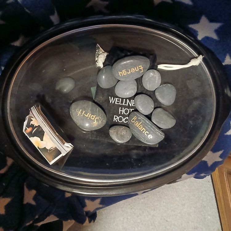 Wellness Hot Stone Set mit Wärmer für Massage NP Fr Gebraucht