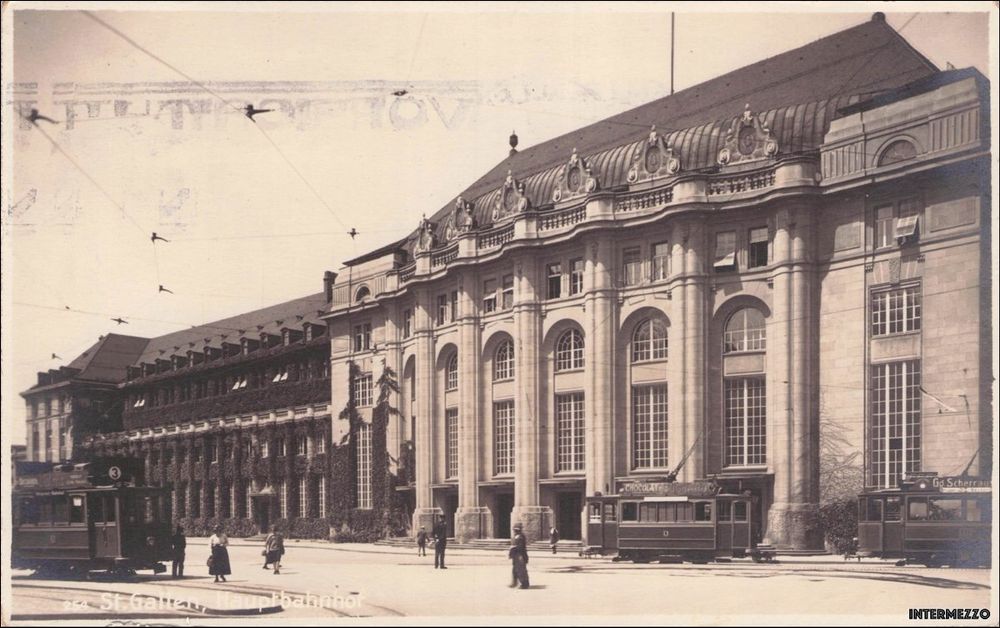 St Gallen Rar Trams Bahnhof Menschen Belebt Kaufen Auf