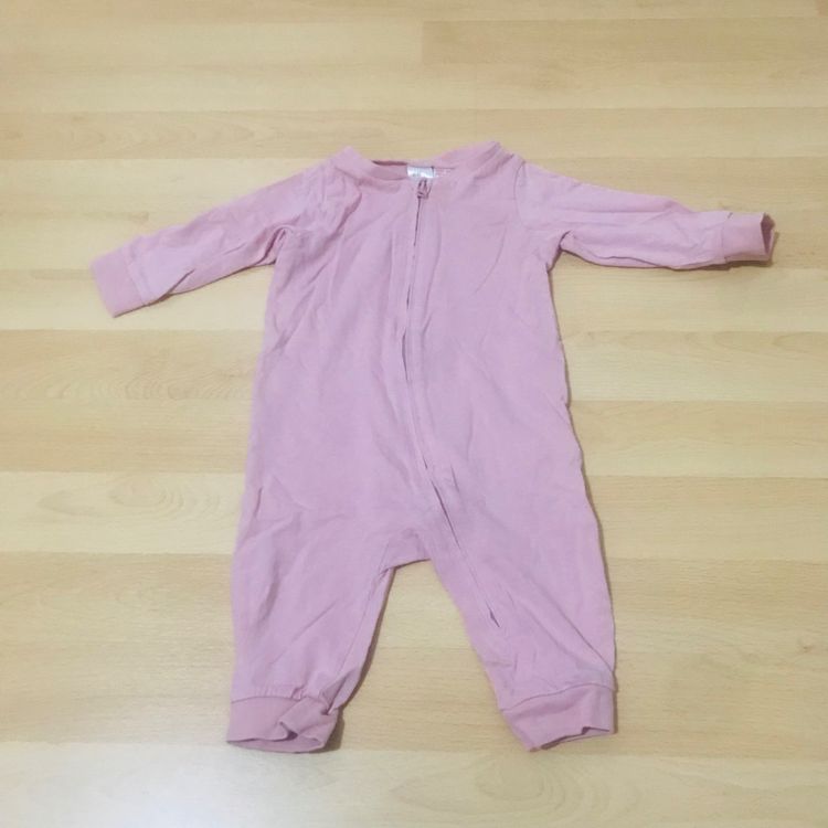 Wie NEU Pyjama Overall in Grösse 68 Kaufen auf Ricardo