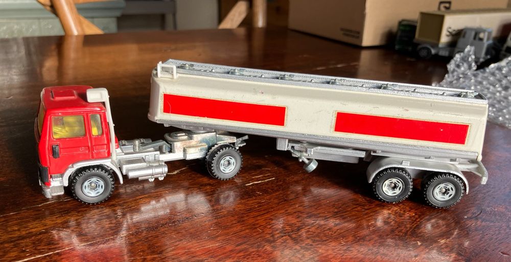 SIKU VOLVO Metall Truck mit Anhänger 23cm Vitrinenmodell Kaufen auf