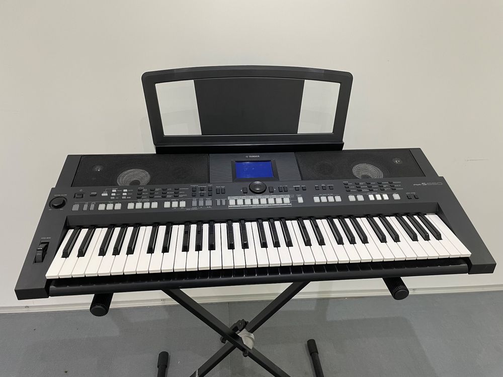 Keyboard Yamaha PSR S650 inkl Ständer Kaufen auf Ricardo