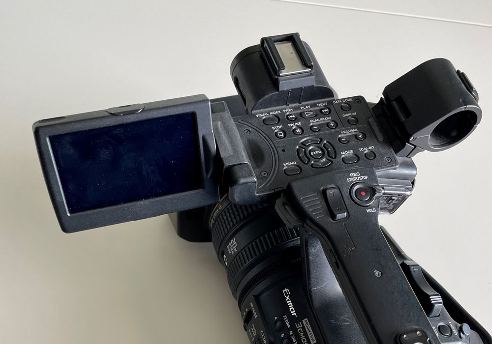 Sony HD Videocamera HXR NX5E inkl viel Zubehör Kaufen auf Ricardo