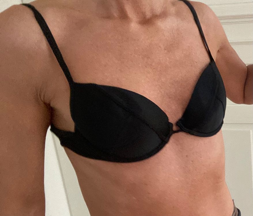 Bikini Oberteil schwarz Gebraucht in Zürich für CHF 2 mit Lieferung