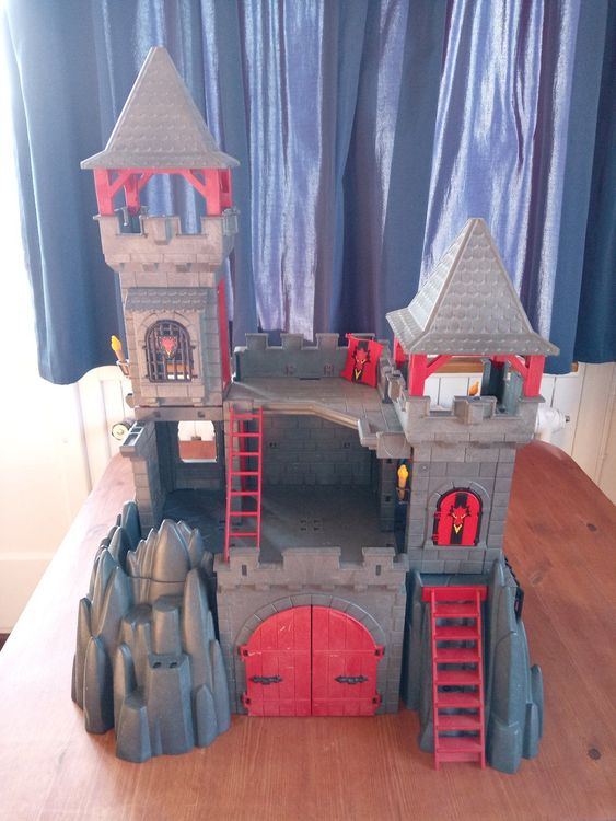 Playmobil Drachenburg Mit Ritter U A Kaufen Auf Ricardo