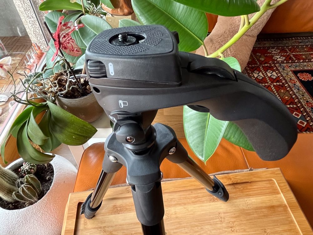 Manfrotto Compact Action Stativ Tripod Kaufen Auf Ricardo