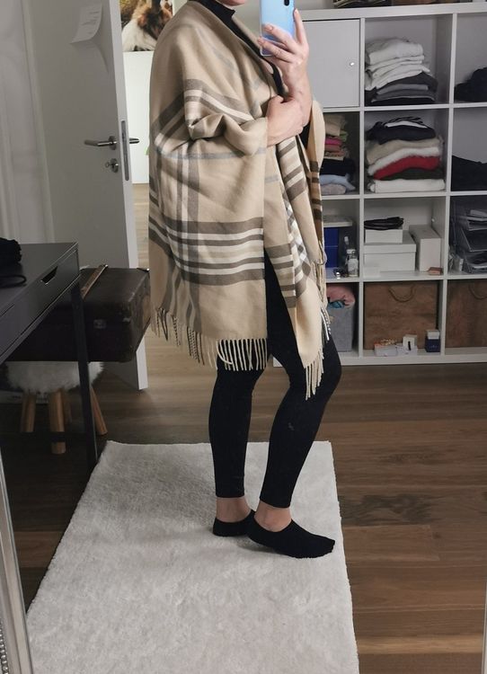 Cape Poncho In Karo Muster Cape Mit Fransen Beige Kaufen Auf Ricardo