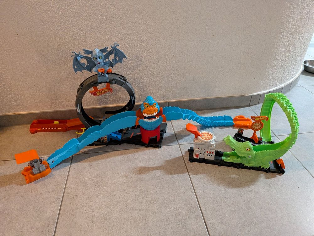 Hot Wheels Set Gebraucht in Studen BE für CHF 40 mit Lieferung auf