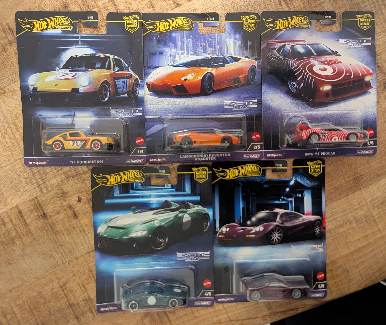 Hot Wheels Premium Exotic Envy Set beschädigte Karten Neu und