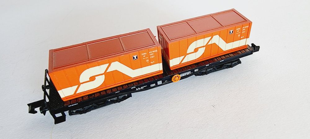 Arnold 4956 Flachwagen Gattung Sgjns mit 2 Container ÖBB Kaufen auf