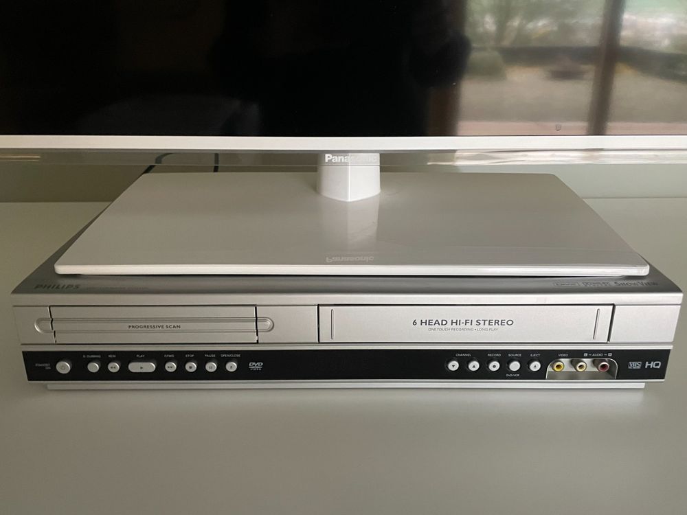 Panasonic Lcd Zoll Inkl Philips Dvd Vcr Player Kaufen Auf Ricardo