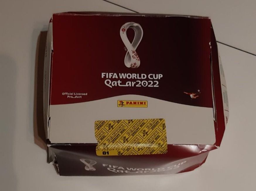 Schachtel Box mit 100 Tüten Panini Fussball Bilder Katar Kaufen auf