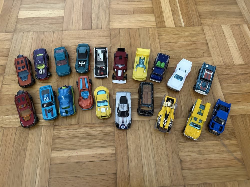 Hot Wheels Set Gebraucht in Moosseedorf für CHF 15 mit Lieferung