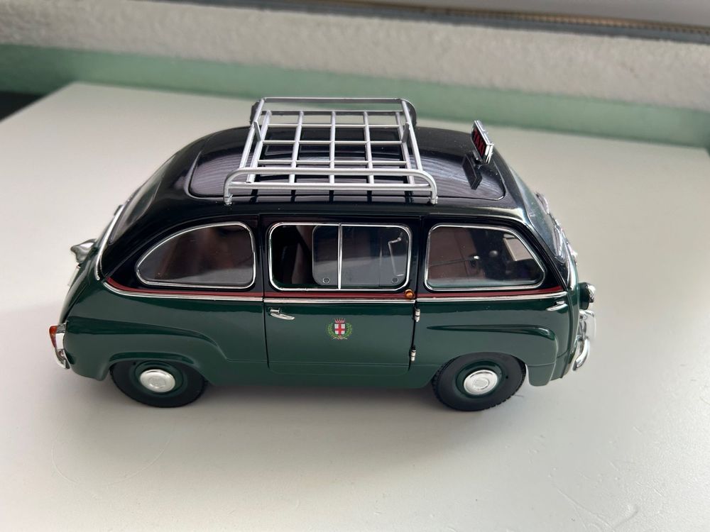 Ein schöner Fiat 600 Multipla Taxi 1 18 Miniminiera Kaufen auf Ricardo