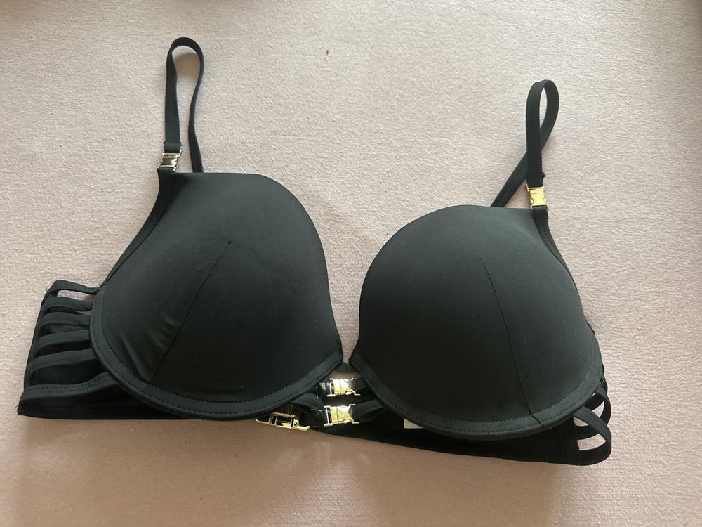 Bikini Oberteil schwarz 85C Neu gemäss Beschreibung in Rotkreuz für