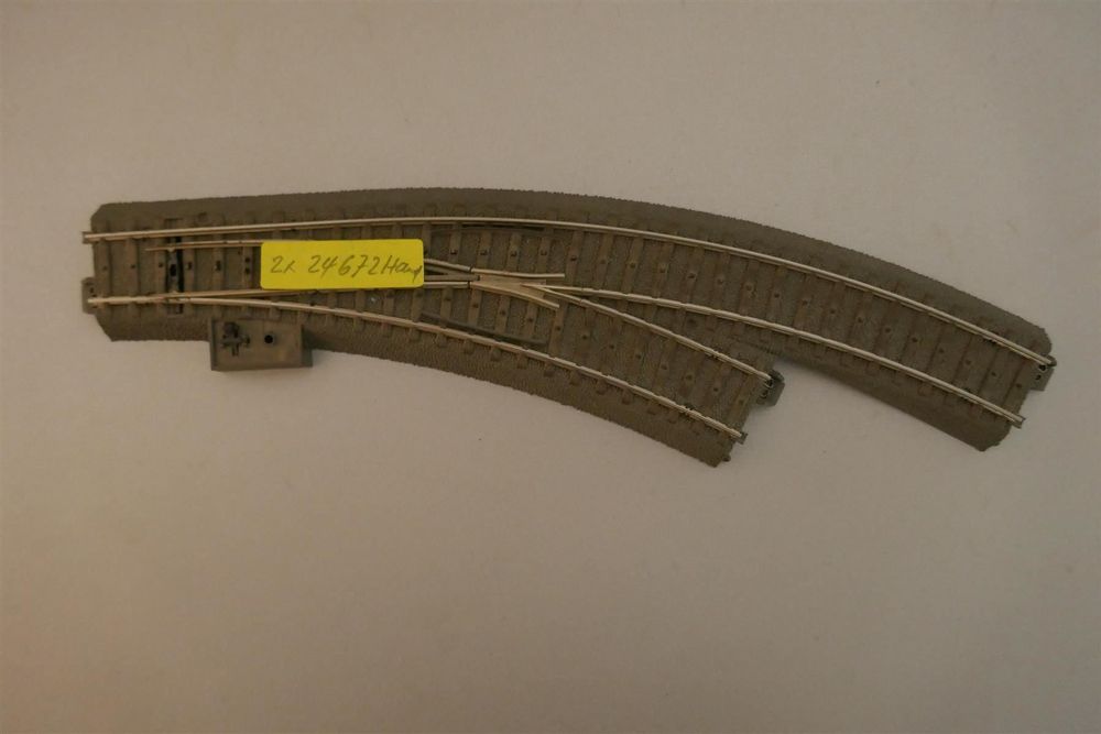 Märklin24672 C Gleis Bogenweiche rechts Kaufen auf Ricardo