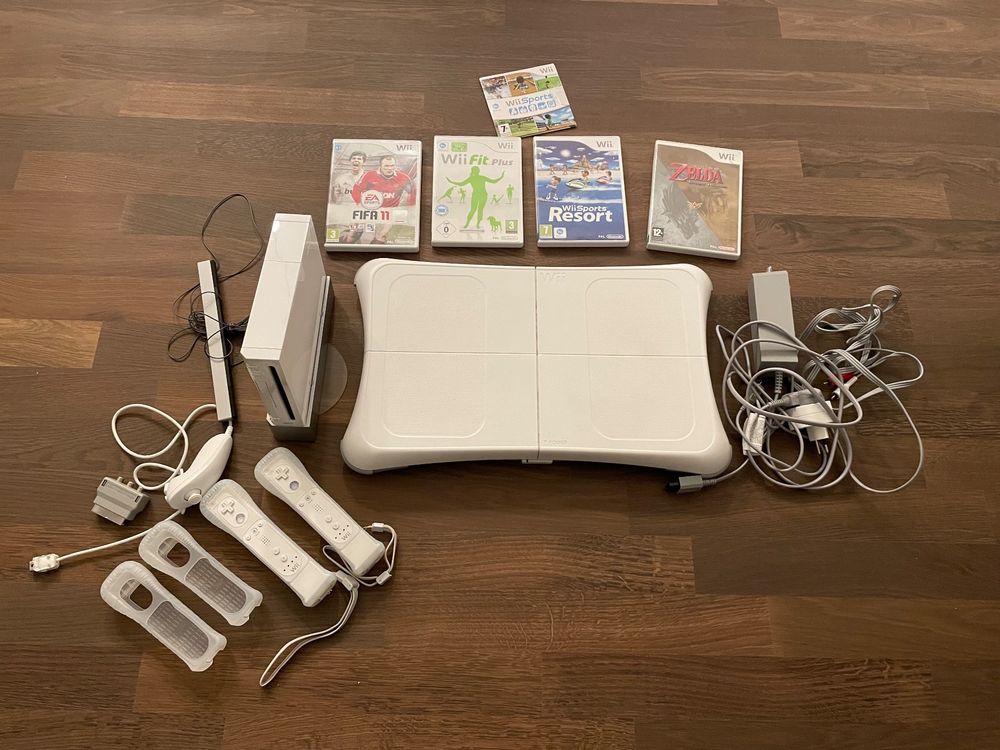 Nintendo Wii Komplettset Inkl Balance Board Und 4 Spielen Kaufen Auf