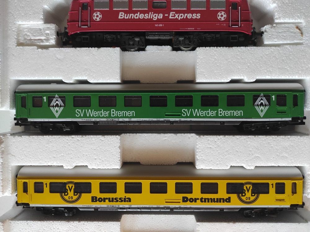 Zugpackung Bundesliga Express X Lok Wagen Von Trix H Kaufen